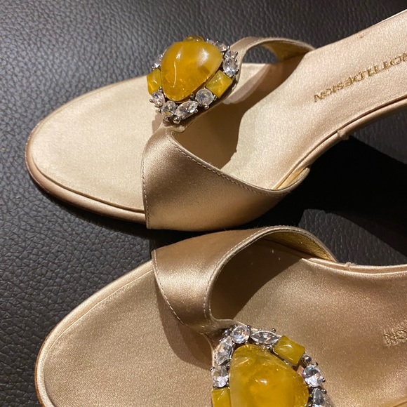 Authentic GIUSEPPE ZANOTTI elegant golden satin and leather evening shoes. - Picture 8 of 11